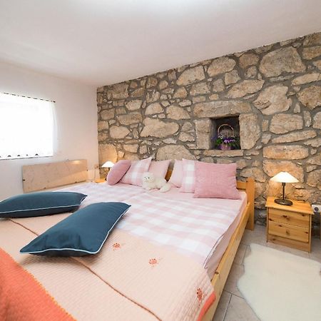 Villa Old Stone House Tribalj  Habitación foto